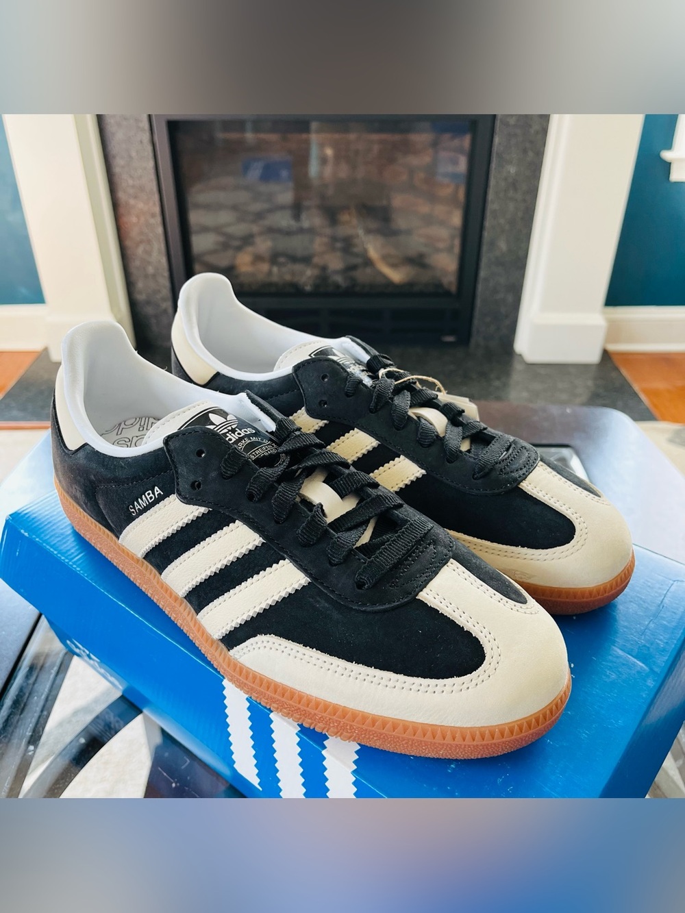 adidas Samba OG Women's Sneakers Core Black/Wonder White/Silver Metallic IE5836 - Picture 3 of 7